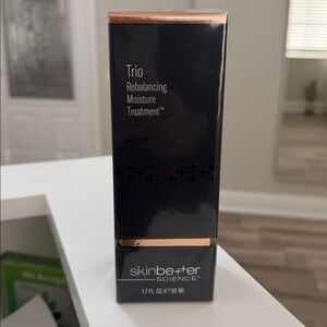 Trio Rebalancing Moisture Treatment - Navy